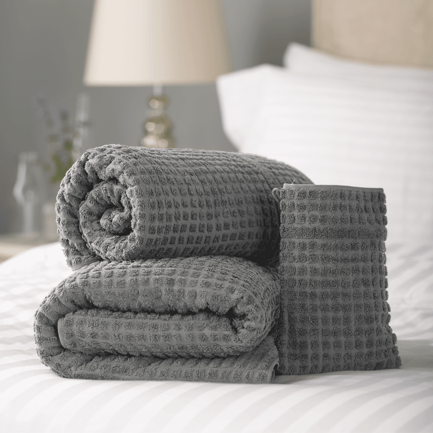 V550 Mosaic Design 100 Cotton Coloured Towels Charcoal Bath Sheet