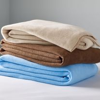 VE 100% Polyester Deluxe Coloured Blanket