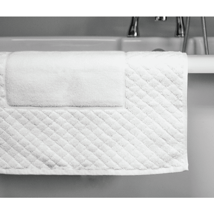 900 GSM Diamond Border 100 Cotton Bath Mat Clearance