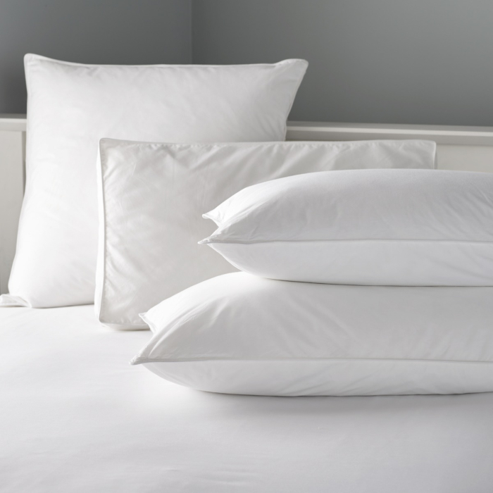 V 100 Cotton Microfibre Pillow Box