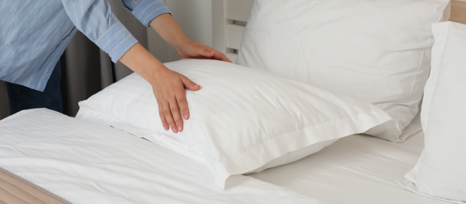 How Often Should Hotels Replace Pillows & Duvets? 