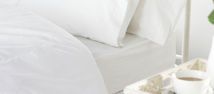 What's The Difference Between Fitted and Flat Bed Sheets?